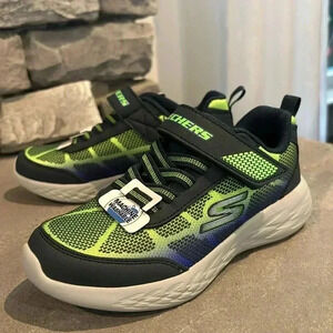 Skechers Mesh Upper,slip on velcro,pull tab,rugged sole,machine washable